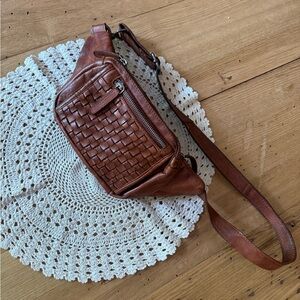 Vilenca Holland Brown Leather Waist Bag